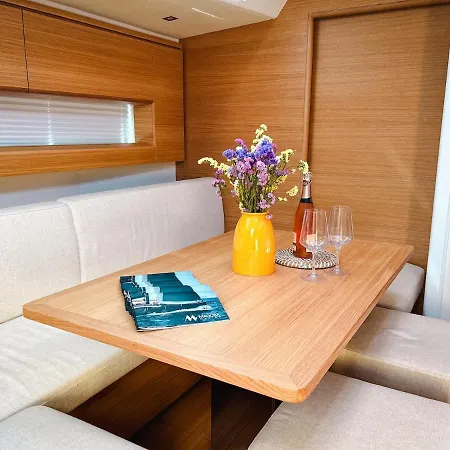 Bådhotel Neverquiet - Solaris 50 Salerno