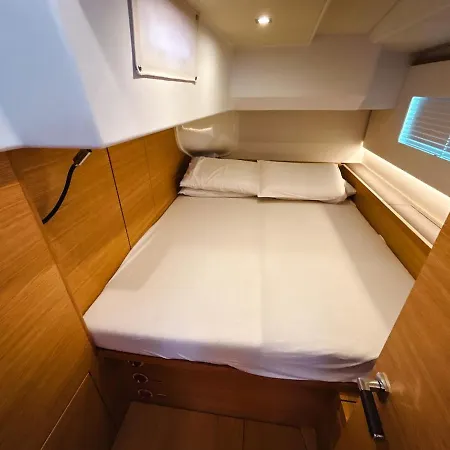 Hotel na wodzie Neverquiet - Solaris 50