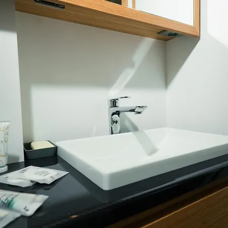 Neverquiet - Solaris 50 Botel Salerno