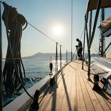 Neverquiet - Solaris 50 Botel Salerno