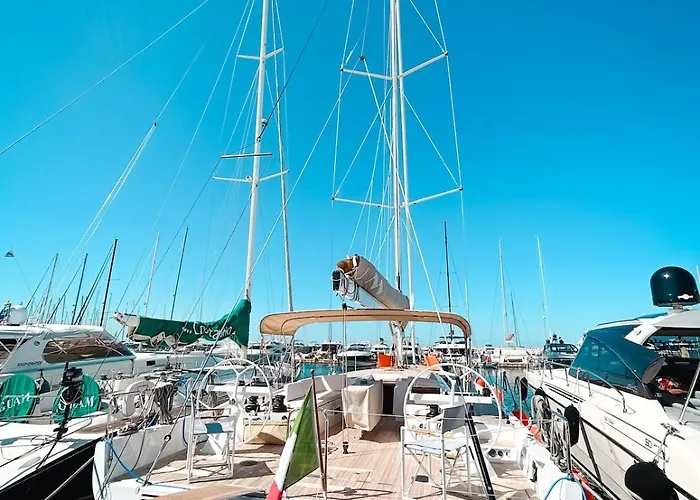 Neverquiet - Solaris 50 Bådhotel