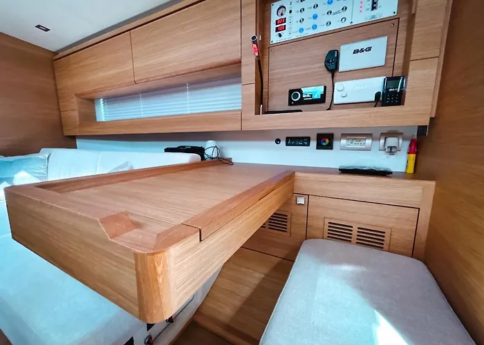 Bådhotel Neverquiet - Solaris 50 *