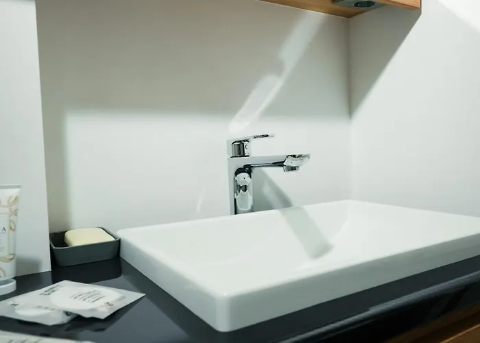 Neverquiet - Solaris 50 Bådhotel Salerno