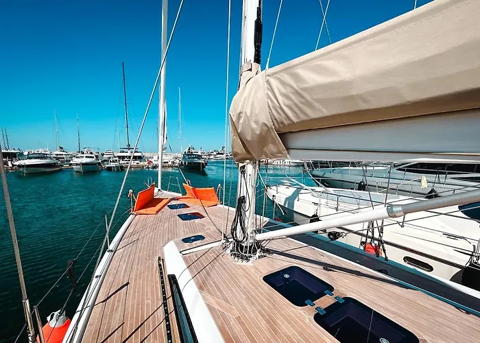 Neverquiet - Solaris 50 Bådhotel *