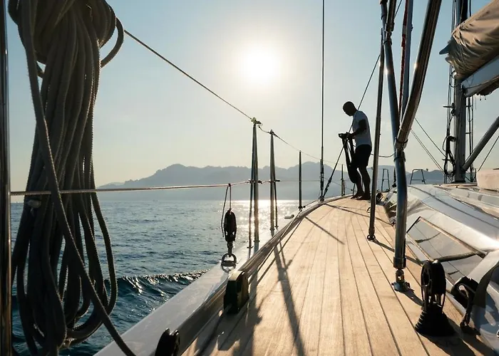 Neverquiet - Solaris 50 Bådhotel Salerno